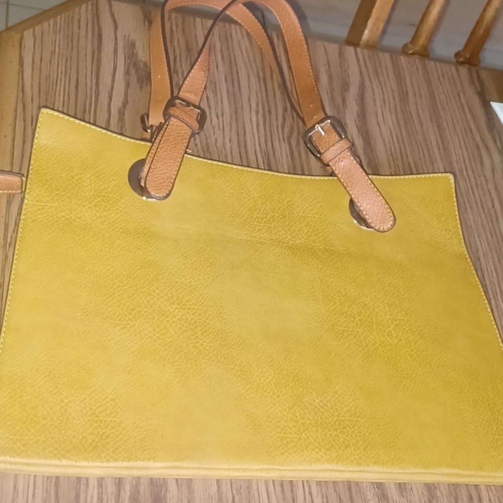Harvest Gold Pebbled Leather Computer/messenger/tote bag, 16x10,padded